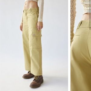 NWT Dickies Twill Cropped Cargo Pants